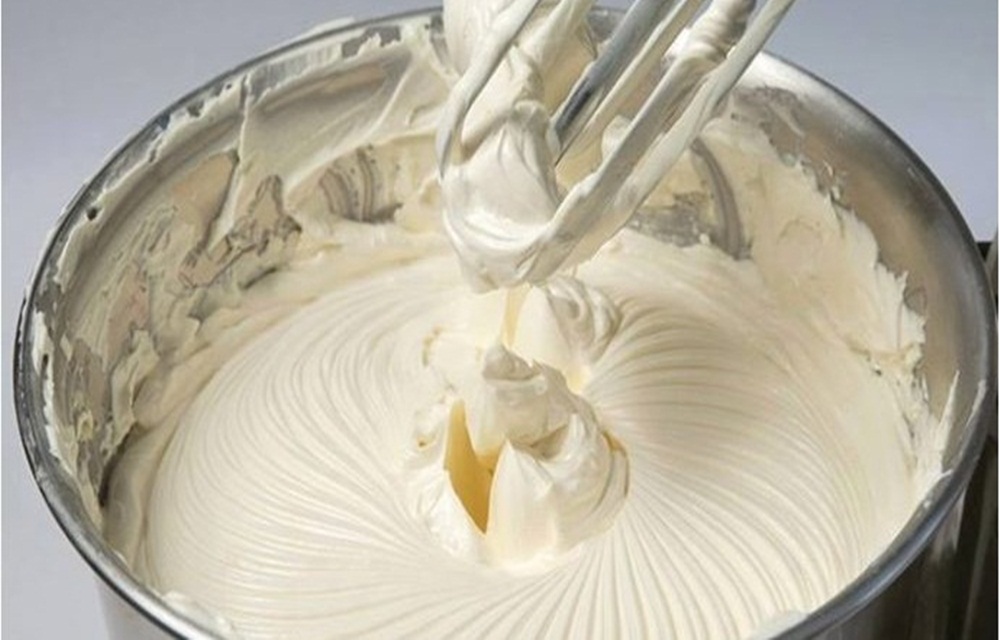Ir para  <p><strong>Ingredientes para o glac&ecirc; de manteiga:</strong></p>

<p>&bull; 1 colher de sopa de manteiga derretida;<br />
&bull; 1/4 x&iacute;cara de a&ccedil;&uacute;car;<br...